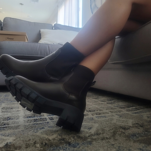 Soft dreams Boots - Picture 5 of 5